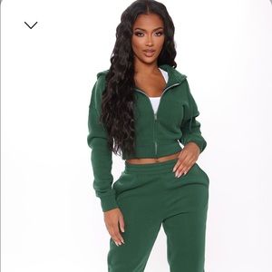 Fashion Nova beige Cropped zip up and jogger matching sweat set.